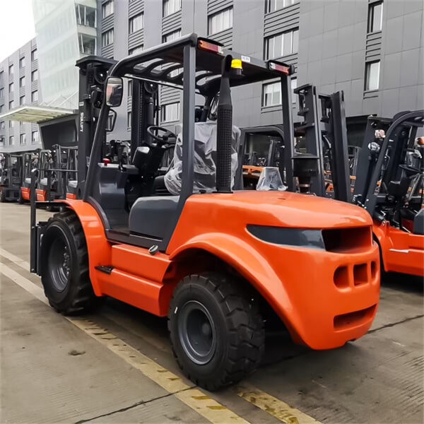 5-тонный вилочный погрузчик повышенной проходимости