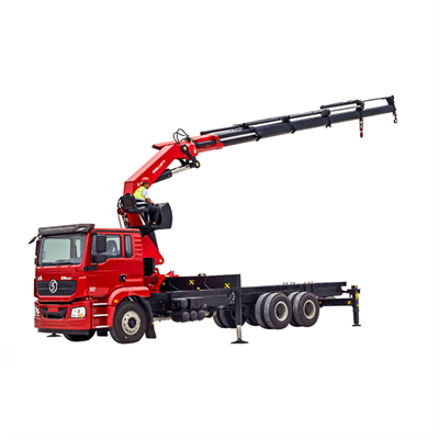 Тяжелый автомобильный кран-манипулятор